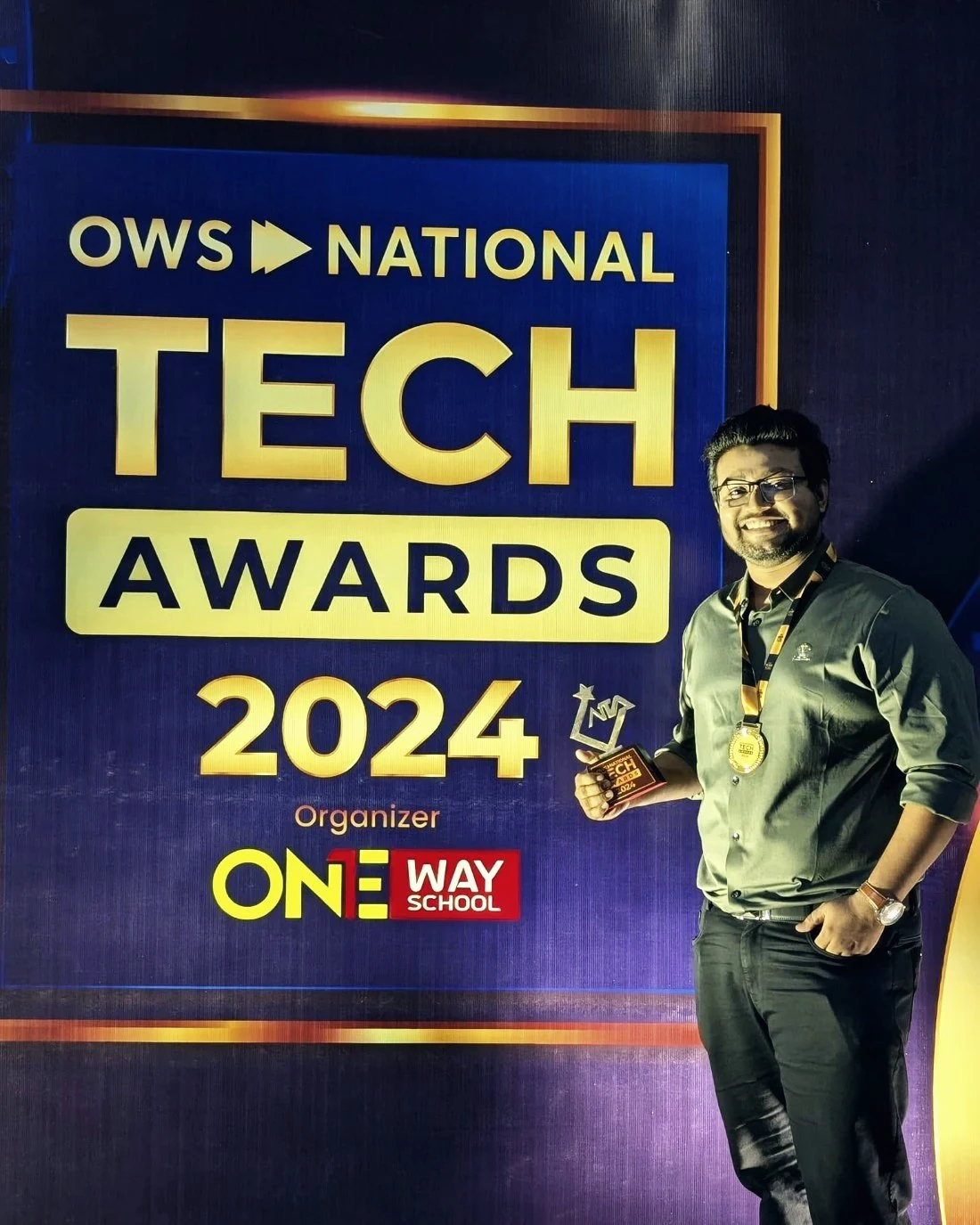 Ratul Rahman receiving the OWS National Tech Awards 2024